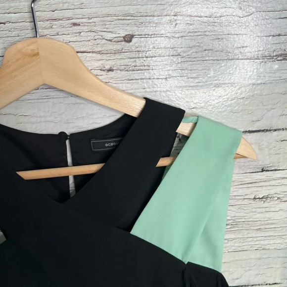 BCBGMaxazria Chantel Crossover Dress Size small black green white - Picture 4 of 9